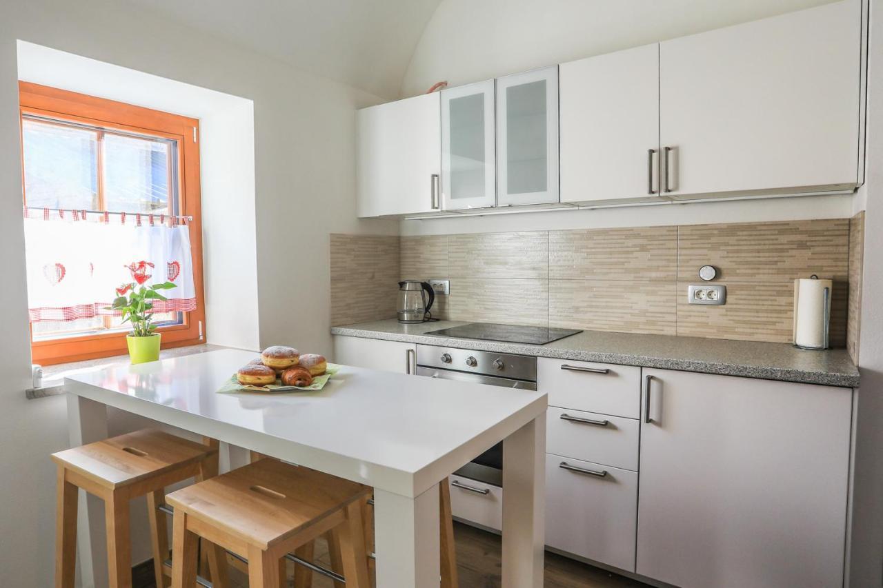 Apartmaji Tina Zgornje Gorje Eksteriør billede