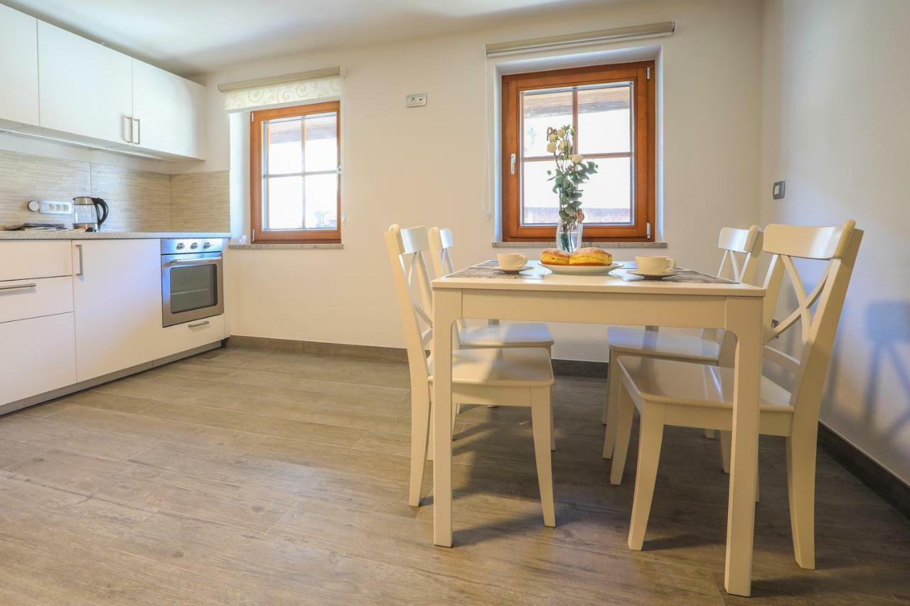 Apartmaji Tina Zgornje Gorje Eksteriør billede